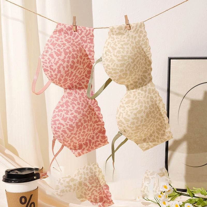 Comfortable Padded Bra – Soft Support with Adjustable Hooks and Straps